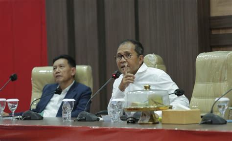 Pad Capai Rp Triliun Wali Kota Makassar Naikkan Insentif Rt Rw