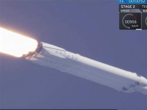 En Images Revivez Le Lancement De La Falcon Heavy De Spacex