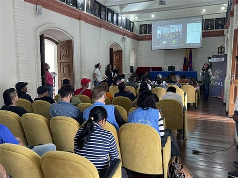 Arn Colombia On Twitter Hoy Nuestra Directora Alejamillerr Juega De