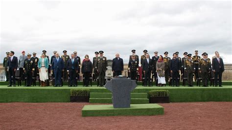 Amlo Entrega La Presea Bicentenario Del Heroico Colegio Militar A