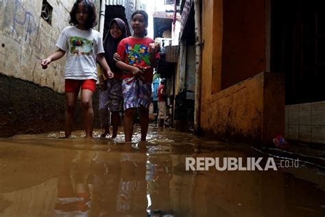 Banjir Di Kebon Pala Jakarta Timur Republika Online