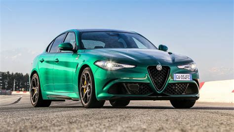 Galer A De Fotos Del Alfa Romeo Giulia Qv Qu Coche Me Compro