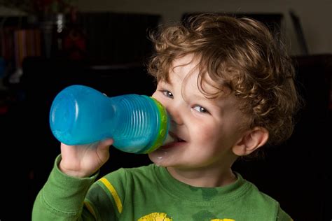 How To Teach Your Child To Use A Sippy Cup Jelitaf