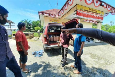 Polres Palopo Amankan Liter Ballo Dari Luwu