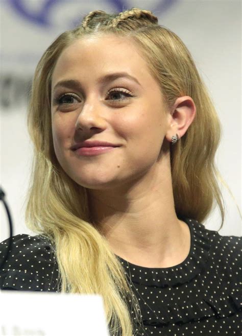 Lili Reinhart - Wikipedia