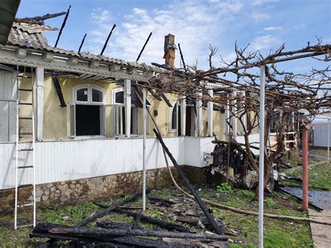 Pompierii Au Intervenit Pentru Stingerea Unui Incendiu La O Locuin