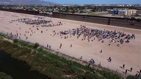 As Estafan A Migrantes En M Xico Con Hasta D Lares Para Citas