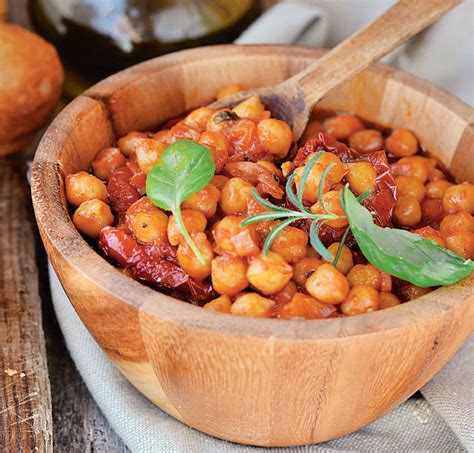 N Ut Cu Sos Tomat Retete Culinare Romanesti Si Din Bucataria