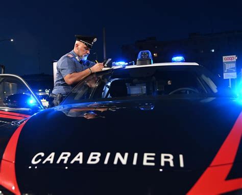 Rissa Tra Giovani In Un Locale Ferito Al Volto Un Ragazzo