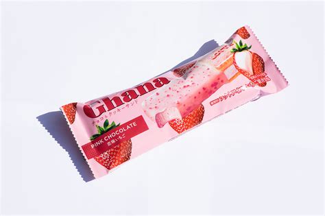 Lotte Ghana Pink Chocolate Three