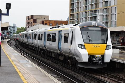 Tl 700037 Elephant And Castle Govia Thameslink Class 700 Flickr