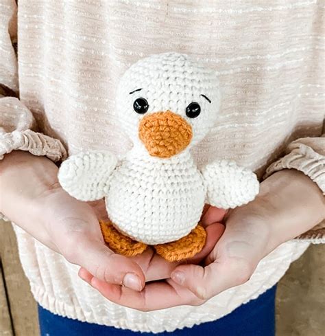 Free Crochet Mini Duck Pattern Amigurumi Tutorial Grace And Yarn