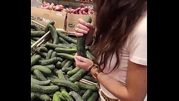 Les Gars Vous Pensez Qu Elle Essaie De Me Dire Quelque Chose Elivaloveofficial XVIDEOS