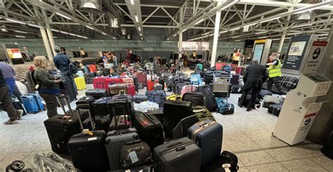 London S Heathrow Airport Caps Departing Passengers At 100 000 A Day