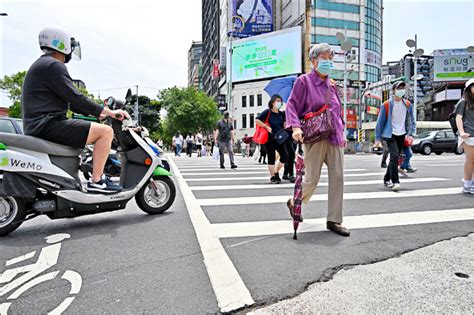 禮讓行人 維持現行3米標準 生活 自由時報電子報