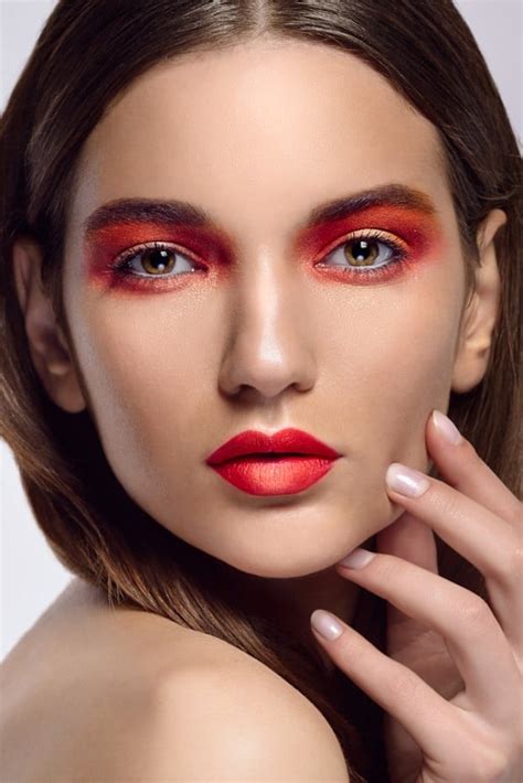 25 Glamorous Makeup Ideas With Red Lipstick