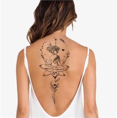 Más de 30 ideas de tatuajes en la columna para mujeres