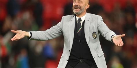 Ore D Ansia Per Gianluca Vialli Viaggio Lampo Di Mamma E Fratello A