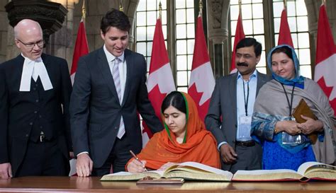 Peraih Nobel Termuda Malala Yousafzai Jadi Warga Kehormatan Kanada