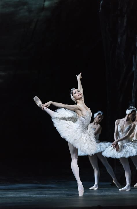 SWAN LAKE The Royal Ballet ROH Odette Odile Ariane La Nunez Prince