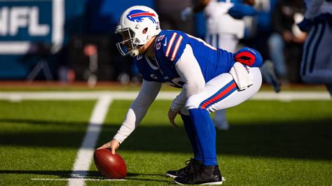 Report: Bills' Ferguson highest-paid NFL long snapper after 3-year ...