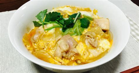 とろふわ！めんつゆを使った基本の親子丼 By 風見鶏シン 【クックパッド】 簡単おいしいみんなのレシピが369万品