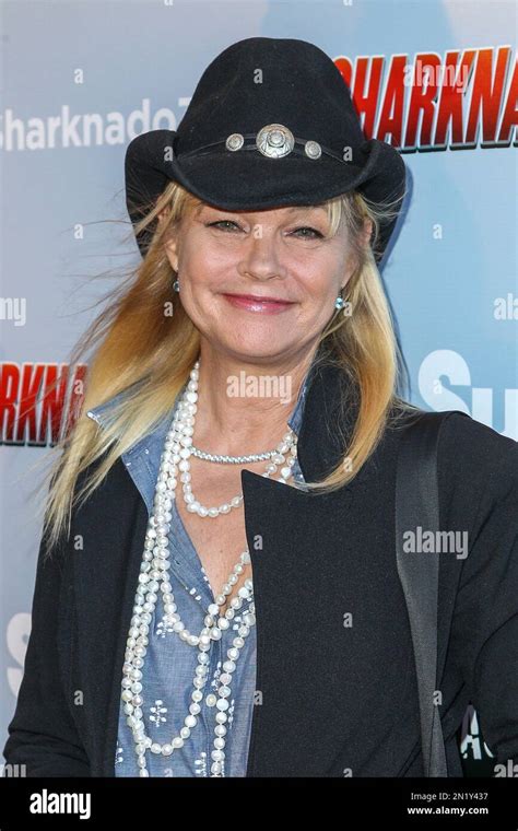 Julie Mccullough Attends The Sharknado 3 Oh Hell No Premiere At