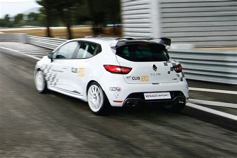 New Renault Clio RS 4 Suits Up For Racing Gets 220hp 1 6L Turbo