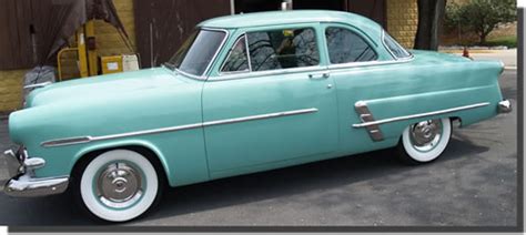 1953 Ford Customline Club Coupe... - Hubcaps