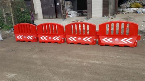 Plastic Red Nilkamal Interlocking Water Fillable Barricade At Rs