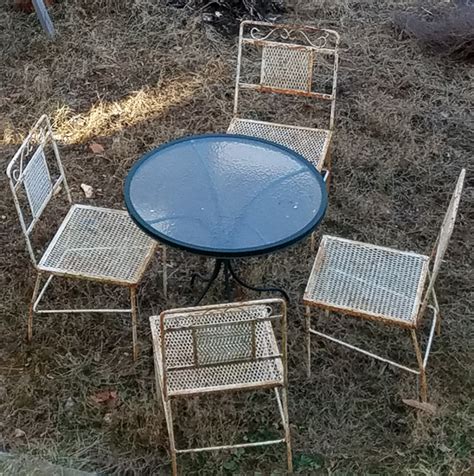 How To Repaint A Rusty Metal Outdoor Table Outdoor Lighting Ideas