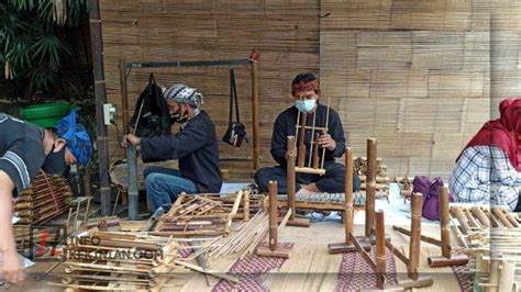 Sejarah Alat Musik Angklung 7 Jenis Angklung Yang Mengagumkan