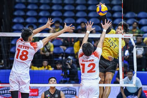 UAAP Volleyball UST Golden Spikers FEU Tamaraws Share Lead