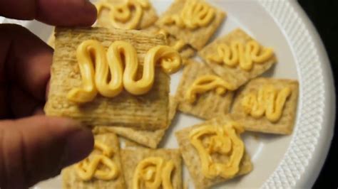 Easy Cheese Triscuit Crackers Youtube