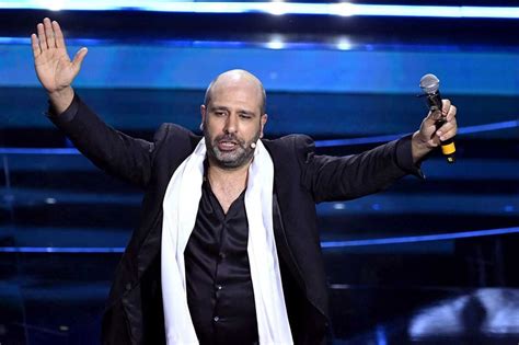 Poco Ricco Di Checco Zalone Su Rtl E Radio Zeta Radiospeaker It