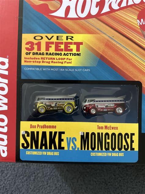 CHASE Auto World 31 Foot Track Hot Wheels VW Snake Vs Mongoose