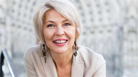 14 Ways To Achieve A 40s Look When You Re Over 60