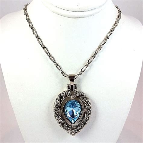 Blue Teardrop Pendant Necklace Avon Vintage Rhinestone Silver Tone Signed N215 Pendant