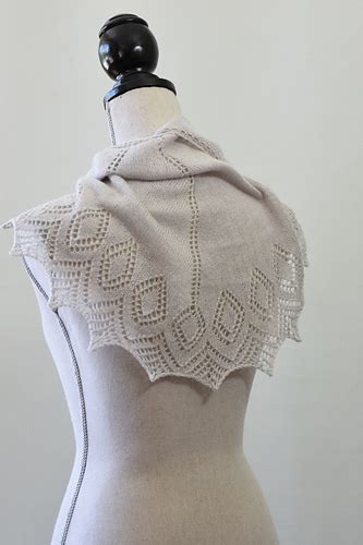 Ravelry Sweet Viola Shawl Pattern By Kelene Kinnersly