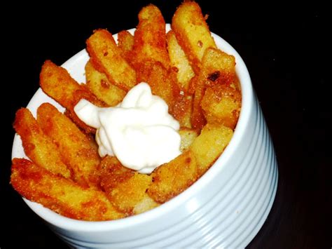 Quick Easy Recipes To Try at Home: Spiced Finger Chips with Garlic Mayo