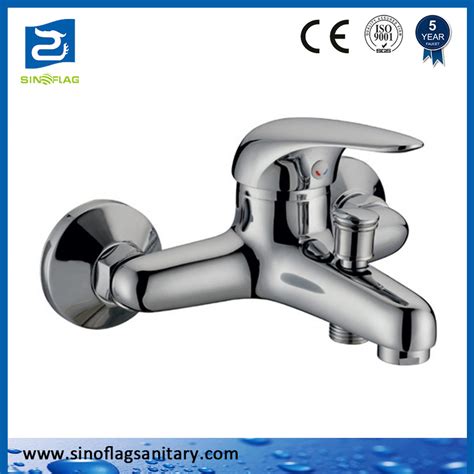China Modern 40mm Chrome Bathroom Hot Cold Water Bath Shower Mixer 40mm Bath Faucet And Brass