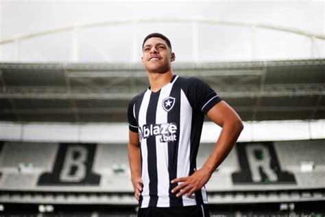 Luis Henrique Relembra Estreia Pelo Profissional Do Botafogo E Projeta