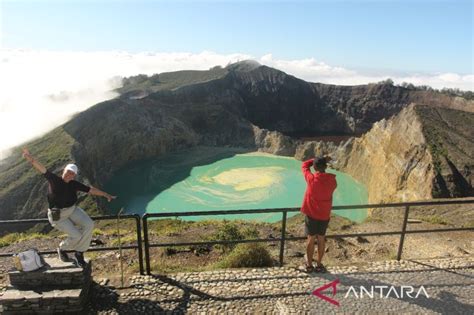 DANAU TIGA WARNA KELIMUTU BERUBAH WARNA ANTARA News Kupang Nusa