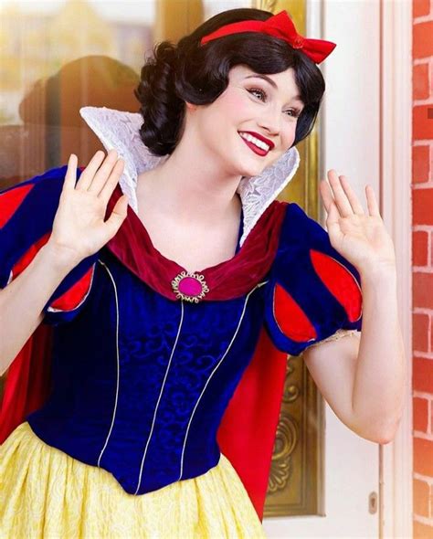 Pin By Danielle Sawyers On Disney Magic 2 Snow White Costume Girls