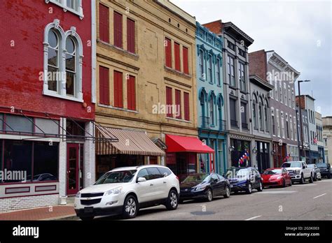 Paducah Kentucky Usa Shops And Stores Along Broadway Street In The