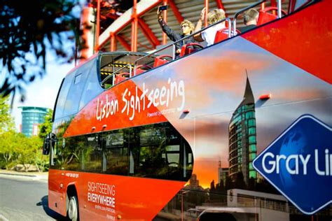 Lissabon Fyra linjer Hop on Hop off buss och båtbiljett GetYourGuide