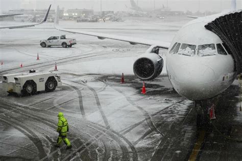 Us Winter Storm One Dead Over 1000 Flights Cancelled As Powerful Nor Easter Sweeps Northeast