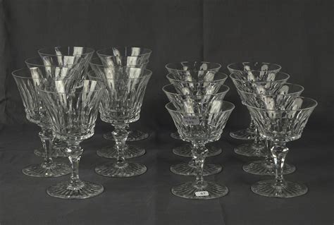 BACCARAT modèle Buckingham 7 verres à eau 1 égrené 8 coupes 1