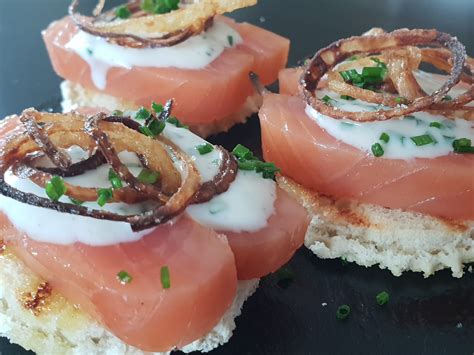 CROSTINI CON SALMONE AFFUMICATO Blogboccabuona