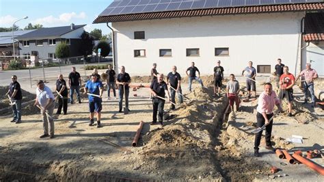 Das Gerätehaus wird gebaut